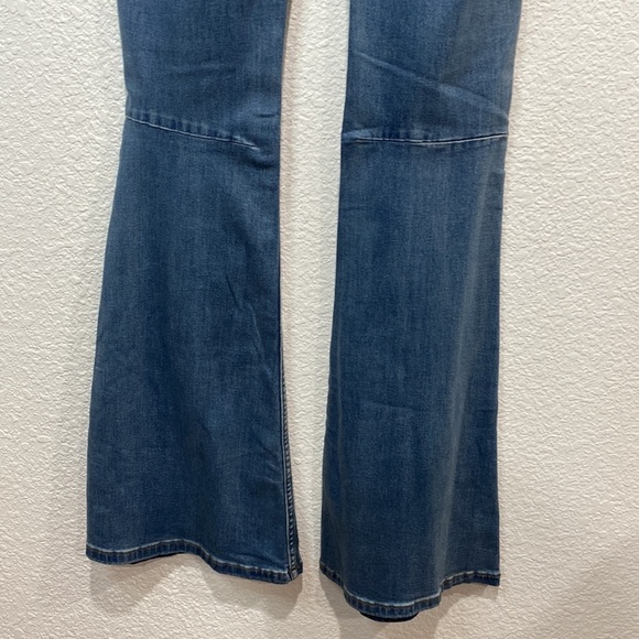 Free People Women’s Authentic Blue Pull On High Rise Flare Jeans Size 28 - Picture 7 of 11